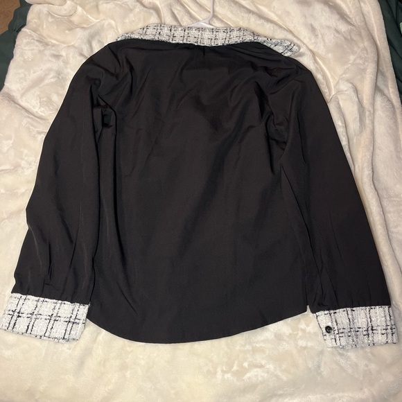 SHEIN Black Button-Down Shirt with White Tweed Trim - Picture 2 of 4